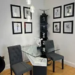 Apartamento Lovely In *