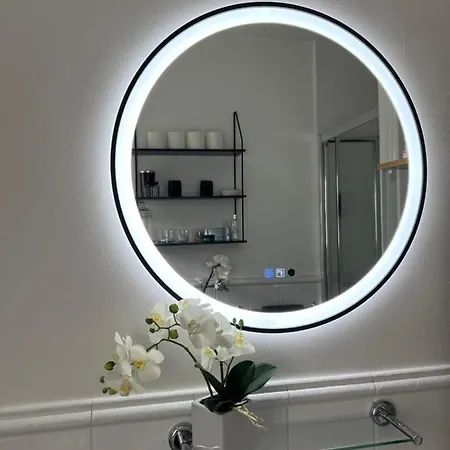 Lovely In * Κορκ