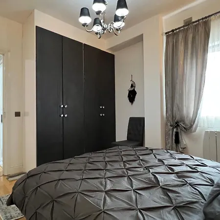 Lovely In * Корк