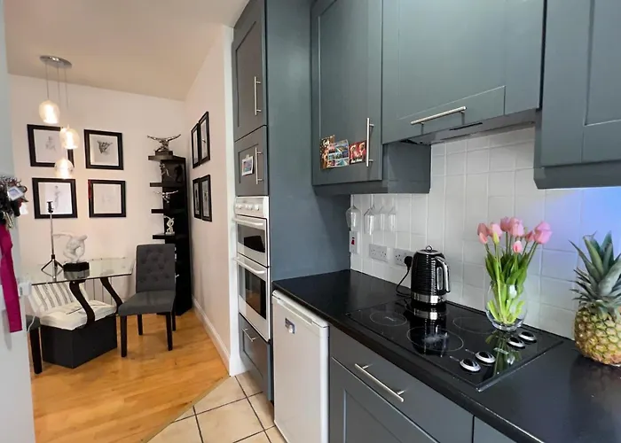 Апартаменты Lovely In Корк